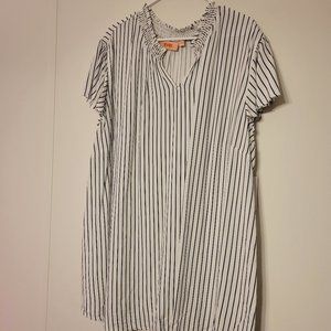 Evri 4X Black and White Stripe Long Blouse NWT